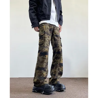 Calça Jeans de corte reto de camuflagem com múltiplos bolsos Masculina — view 5