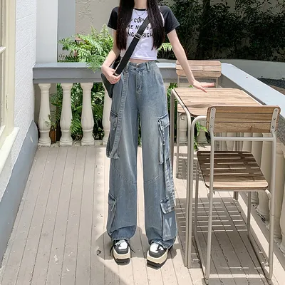 Wide-Leg Multi-Pocket Jeans — view 4