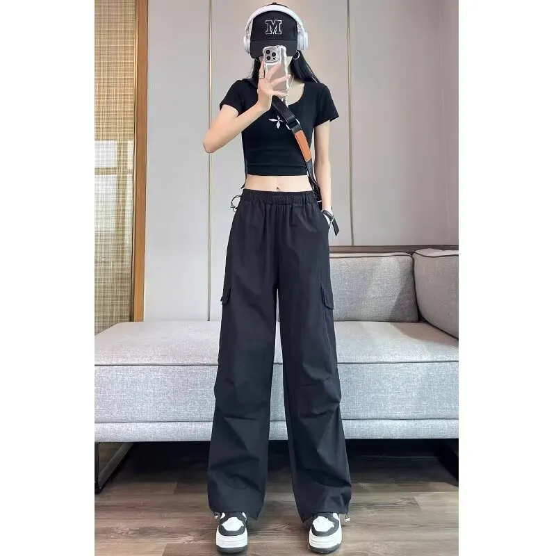 Calça Jeans de cintura alta com múltiplos bolsos Feminina — view 1