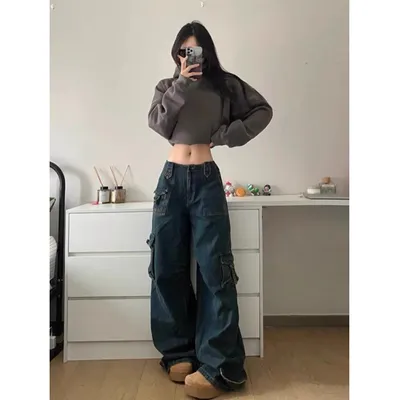 Wide-Leg High-Rise Multi-Pocket Cargo Pants — view 3